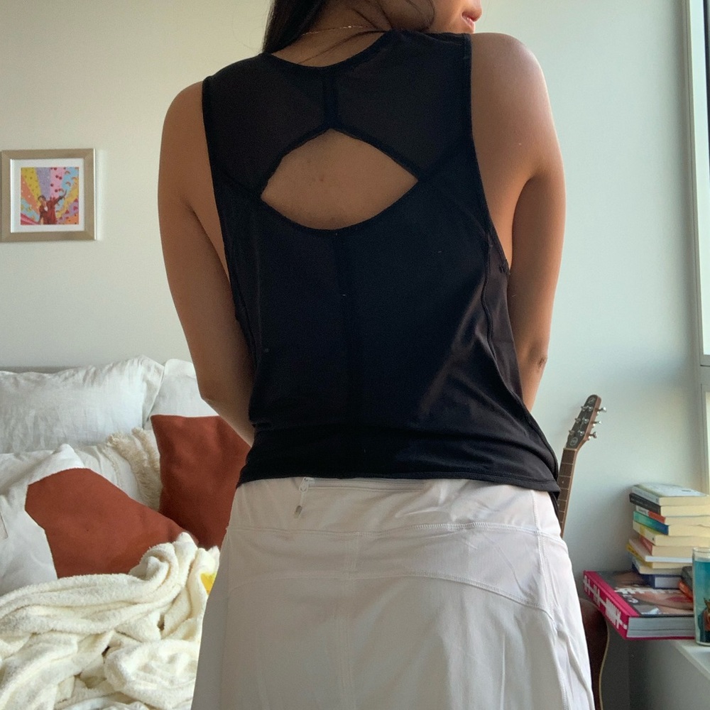 Lululemon Size 4 Black Muscle Tank